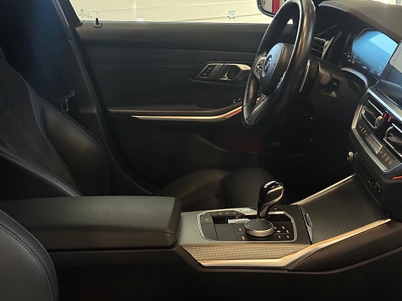 BMW 330e 9 of 22