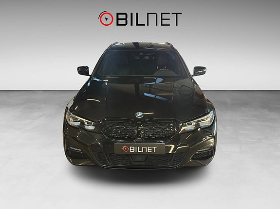 BMW 330e 3 of 22