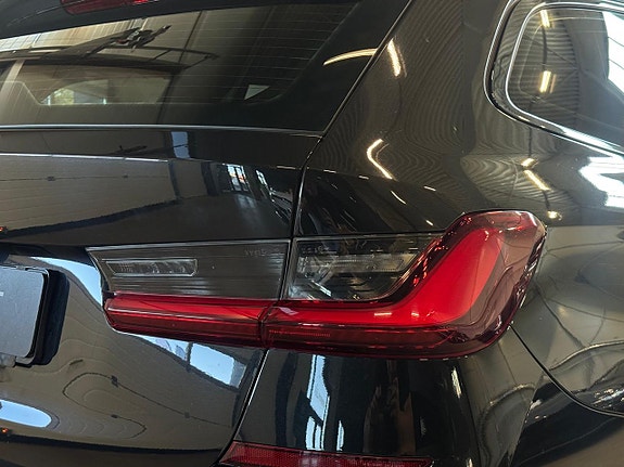 BMW 330e 8 of 22