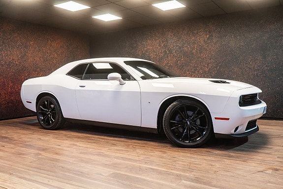 Dodge Challenger 2 of 21