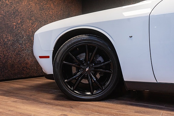 Dodge Challenger 9 of 21