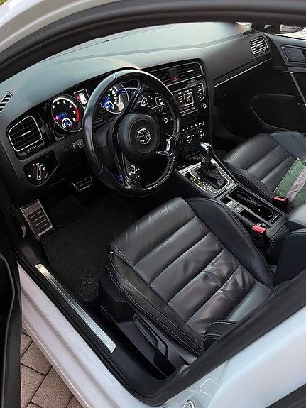 Volkswagen Golf VII 4 of 6