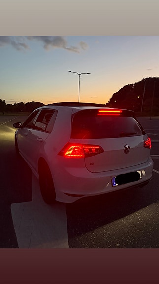 Volkswagen Golf VII 3 of 6