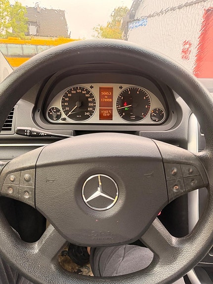 Mercedes-Benz B170 10 of 10