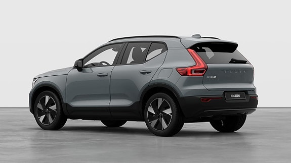 Volvo EX40 3 of 8
