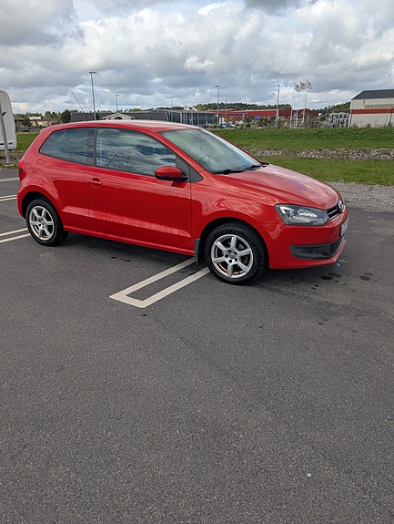 Volkswagen Polo 2 of 9