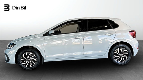 Volkswagen Polo 2 of 12