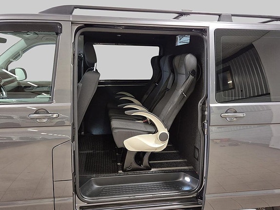 Volkswagen Transporter 13 of 17