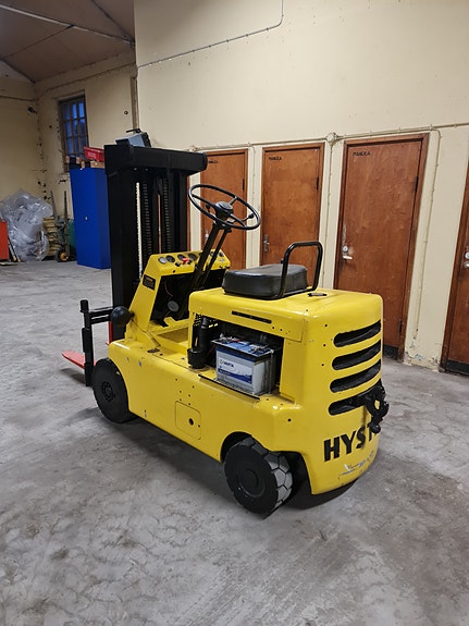 Hyster 1800 2 of 2