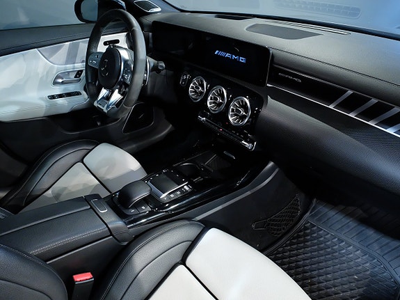 Mercedes-Benz AMG GT Black Series 7 of 13