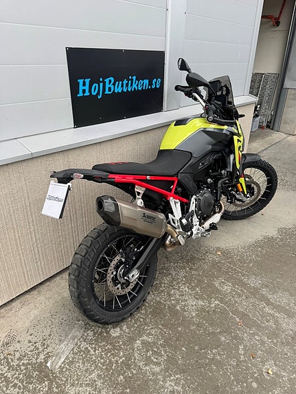 BMW F 900 GS 3 of 6