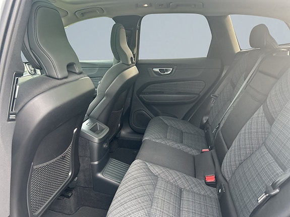 Volvo XC60 13 of 19