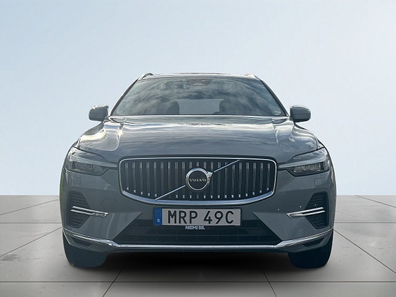 Volvo XC60 2 of 19