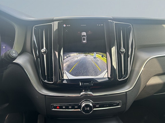 Volvo XC60 15 of 19