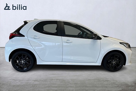 Toyota Yaris 18 of 23