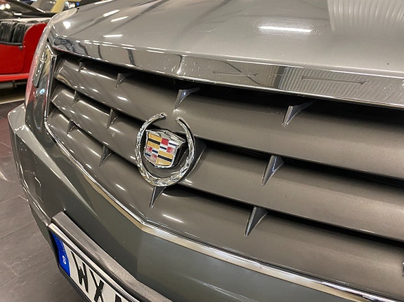 Cadillac SRX 16 of 28