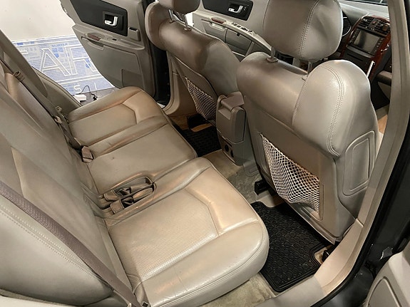 Cadillac SRX 20 of 28