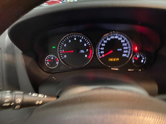 Cadillac SRX 22 of 28