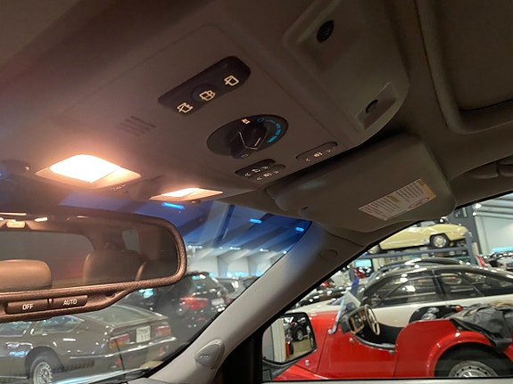 Cadillac SRX 25 of 28