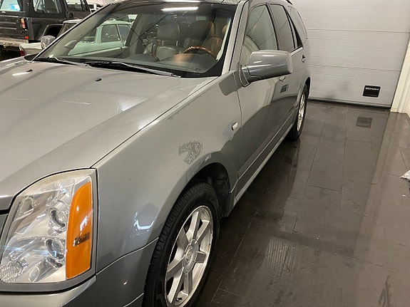 Cadillac SRX 9 of 28