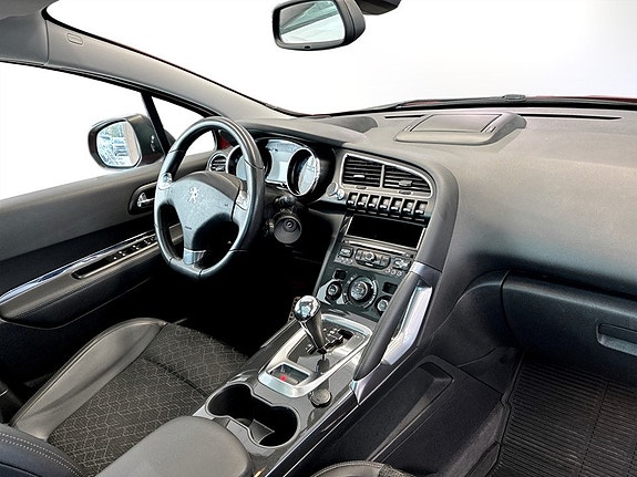 Peugeot 3008 11 of 15