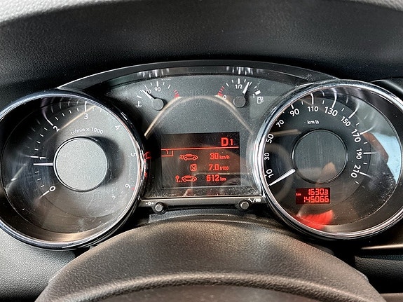 Peugeot 3008 8 of 15