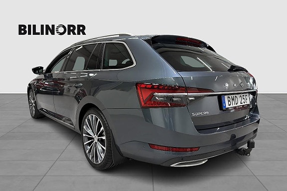 Skoda Superb 2 of 11