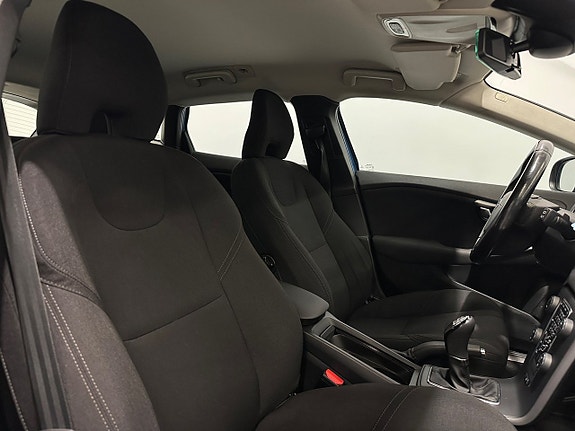 Volvo V40 17 of 22