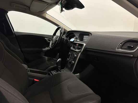 Volvo V40 16 of 22