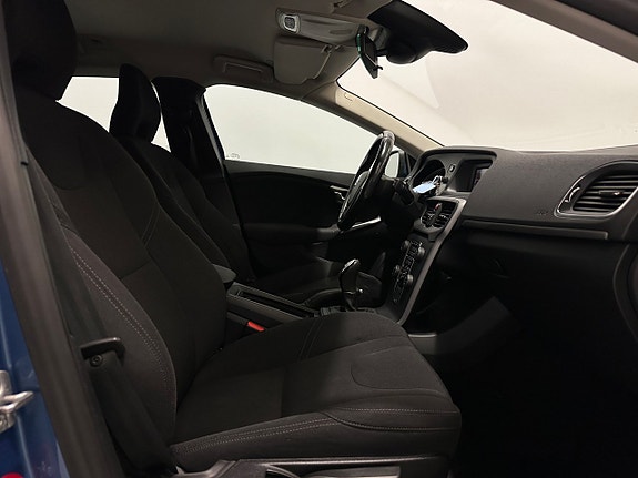 Volvo V40 15 of 22