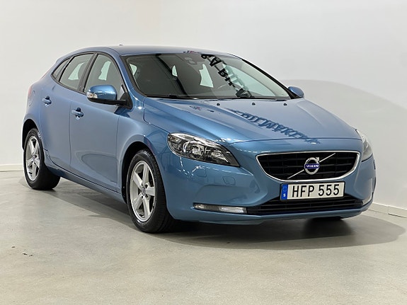 Volvo V40 3 of 22