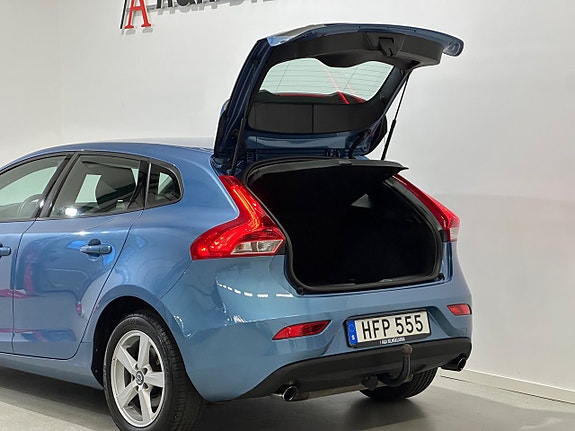 Volvo V40 9 of 22