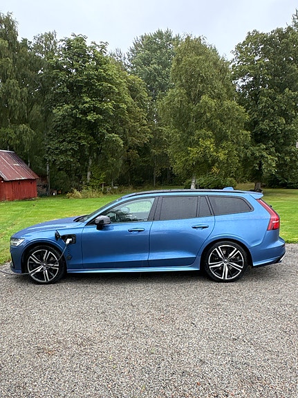 Volvo V60 4 of 17