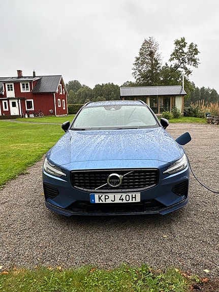 Volvo V60 2 of 17