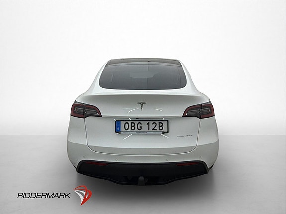 Tesla Model Y 8 of 30