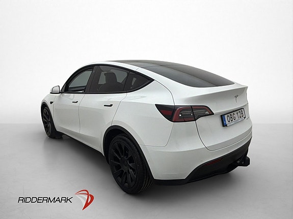 Tesla Model Y 9 of 30