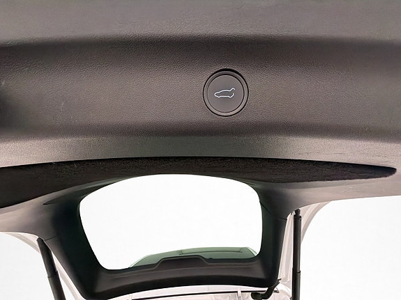 Tesla Model Y 30 of 30