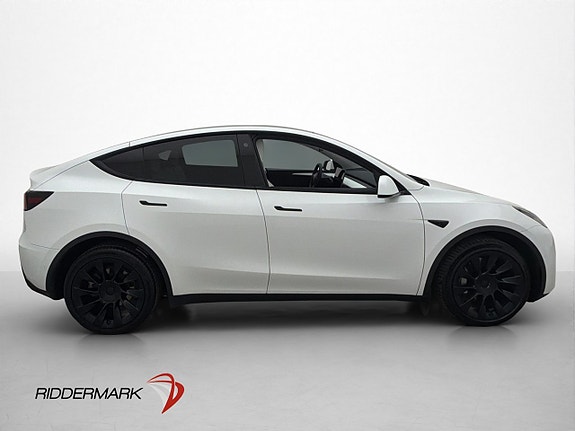 Tesla Model Y 5 of 30