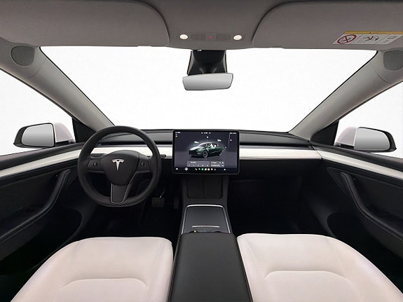 Tesla Model Y 18 of 30