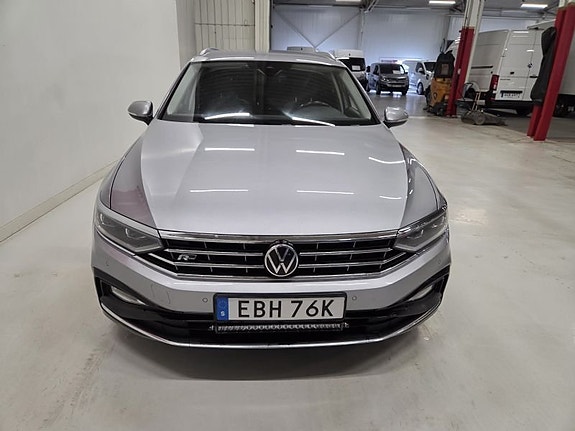 Volkswagen Passat 2 of 10