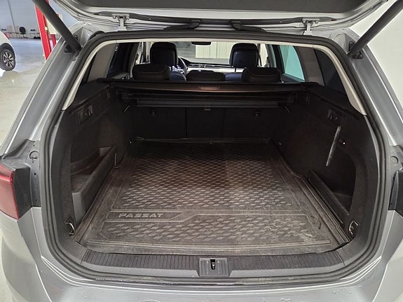 Volkswagen Passat 8 of 10