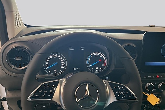 Mercedes-Benz eCitan 10 of 14