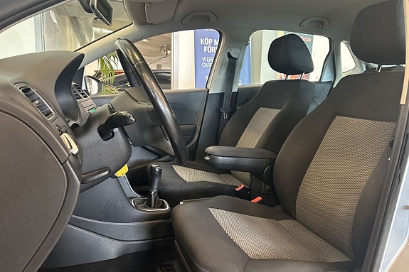 Volkswagen Polo 12 of 16