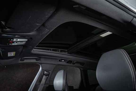 Volvo XC60 18 of 30