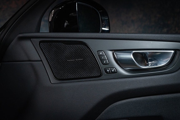 Volvo XC60 21 of 30