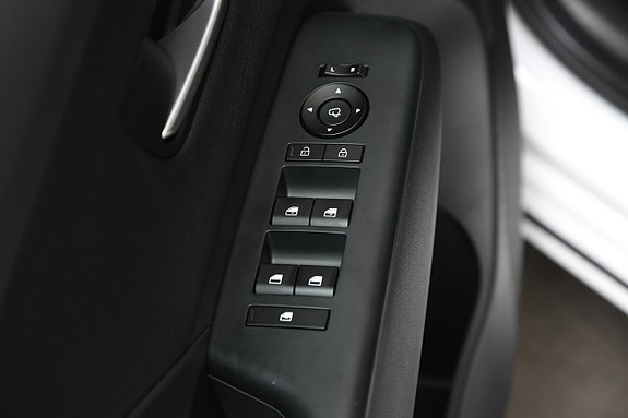 Hyundai Kona 17 of 24