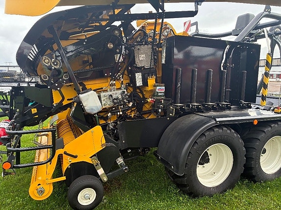 New Holland Roll Baler 125 Combi 4 of 5