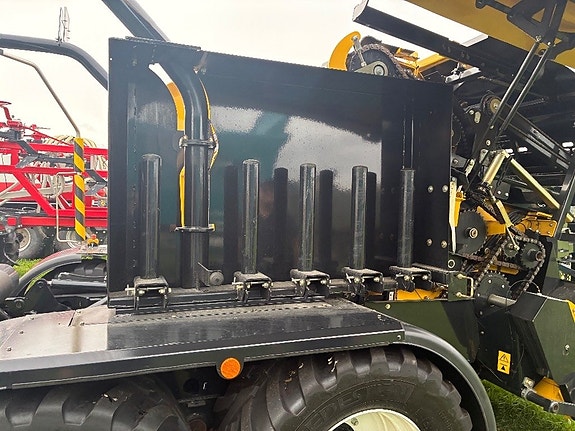 New Holland Roll Baler 125 Combi 5 of 5
