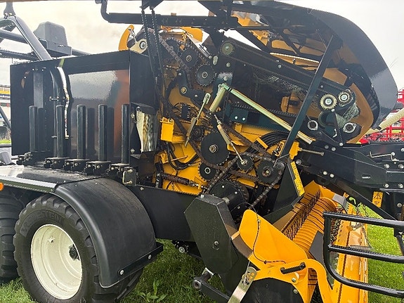 New Holland Roll Baler 125 Combi 3 of 5