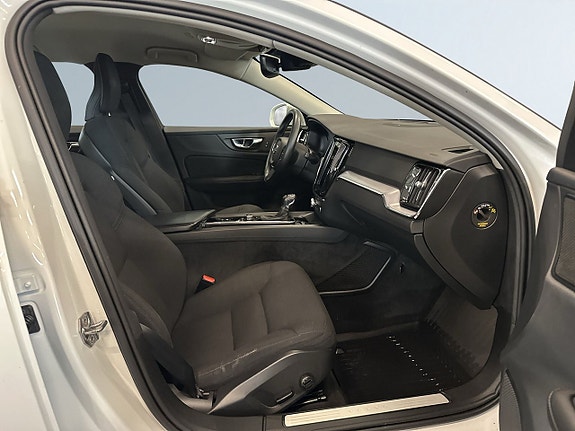 Volvo V60 Cross Country 10 of 21